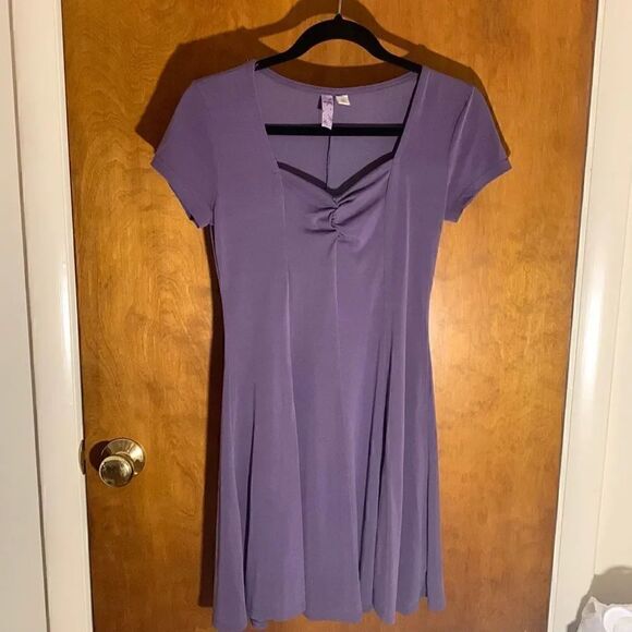 Alya Dresses & Skirts - EUC Alya (Francesca’s) purple fit and flare dress!! Size XS